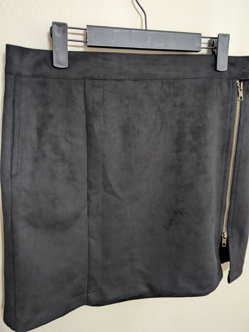 white birch Black Faux-Suede Mini Skirt with Side Zip